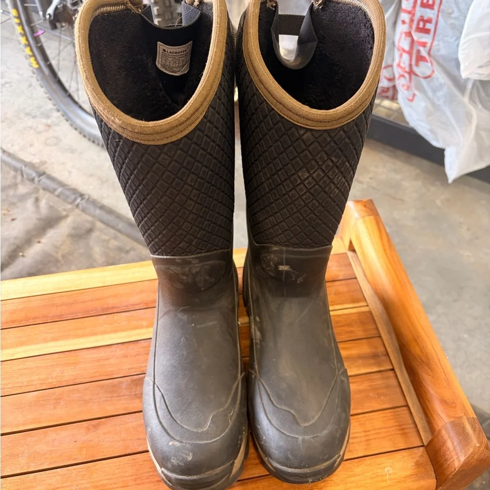 LaCrosse Black and Brown Winter Boots - Picture 3 of 5